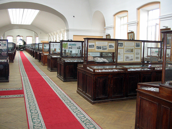 So many exhibits, so little time!  I will post some images of the fossil exhibits at a later date.
