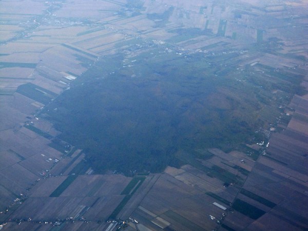 Mont Rougemont is one of the Monteregian Hills. These igneous hills, which include Mount Royal and mont Saint-Hilaire, were formed as North America slid over a “hot spot” during the Cretaceous Period.